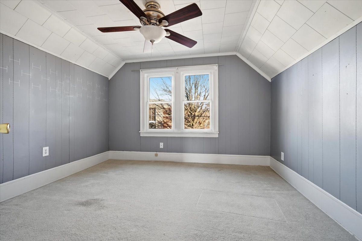 1211 S Lee Street, Bloomington, IL 61701