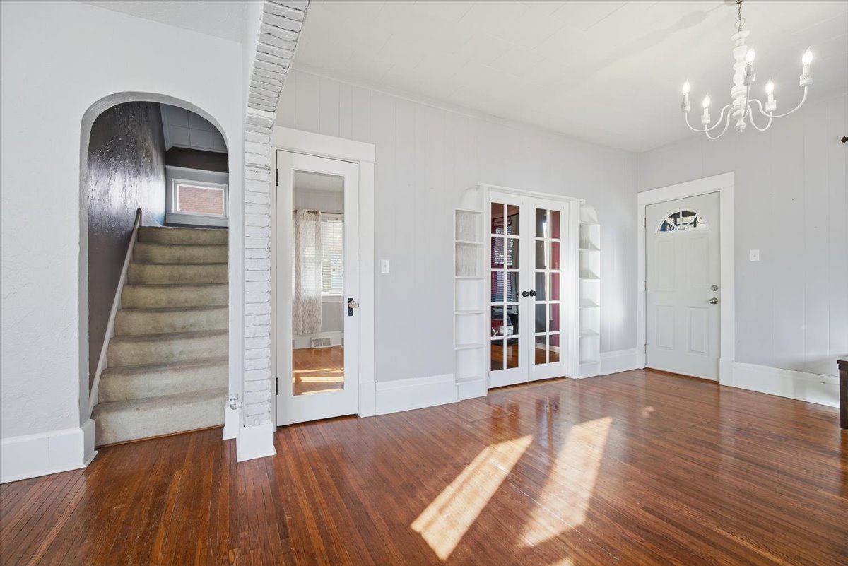 1211 S Lee Street, Bloomington, IL 61701