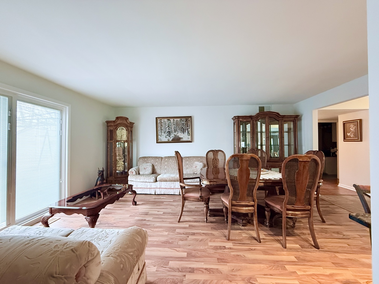 28 W Devon Avenue, Glendale Heights, IL 60139