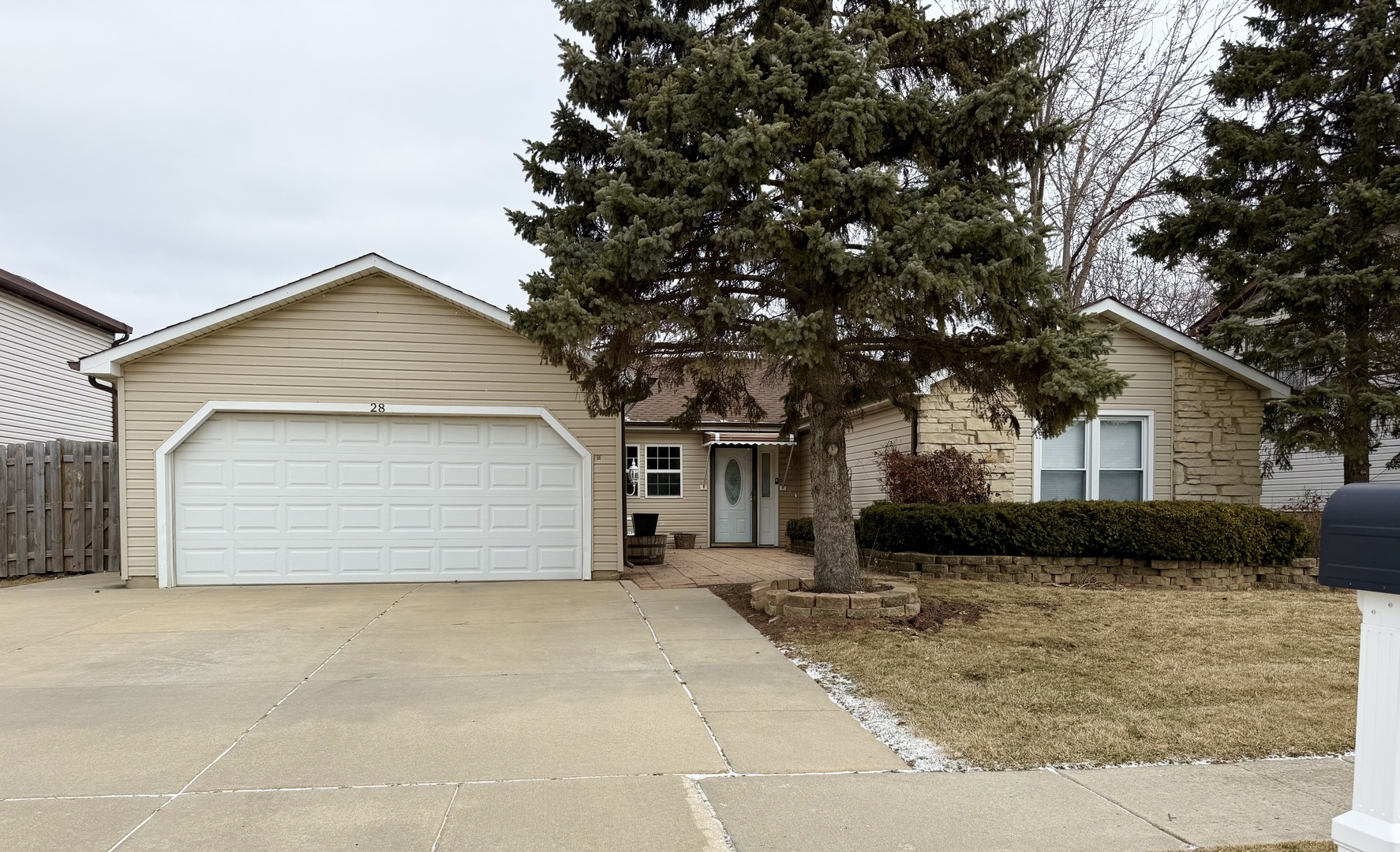 28 W Devon Avenue, Glendale Heights, IL 60139