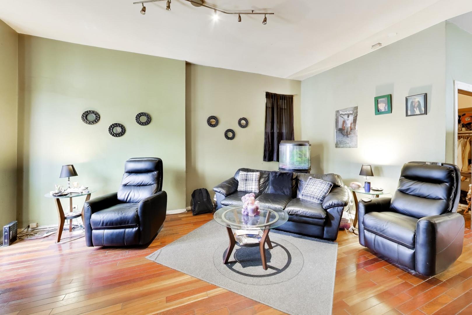 1116 S Homan Avenue, Chicago, IL 60624