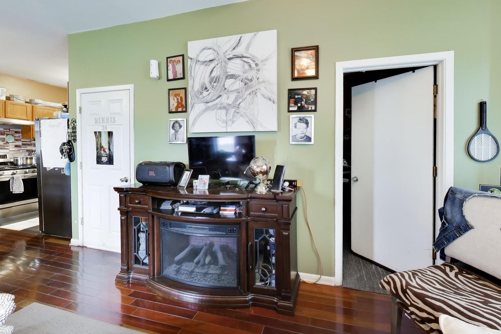 1116 S Homan Avenue, Chicago, IL 60624