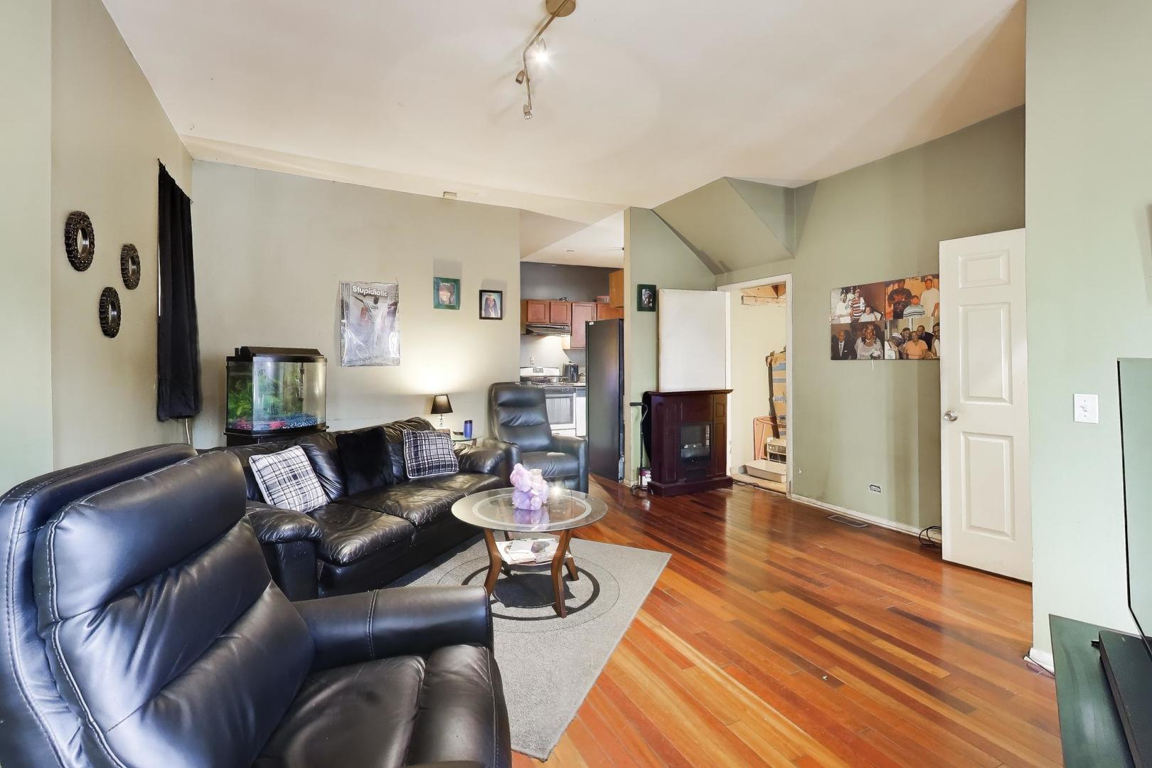 1116 S Homan Avenue, Chicago, IL 60624