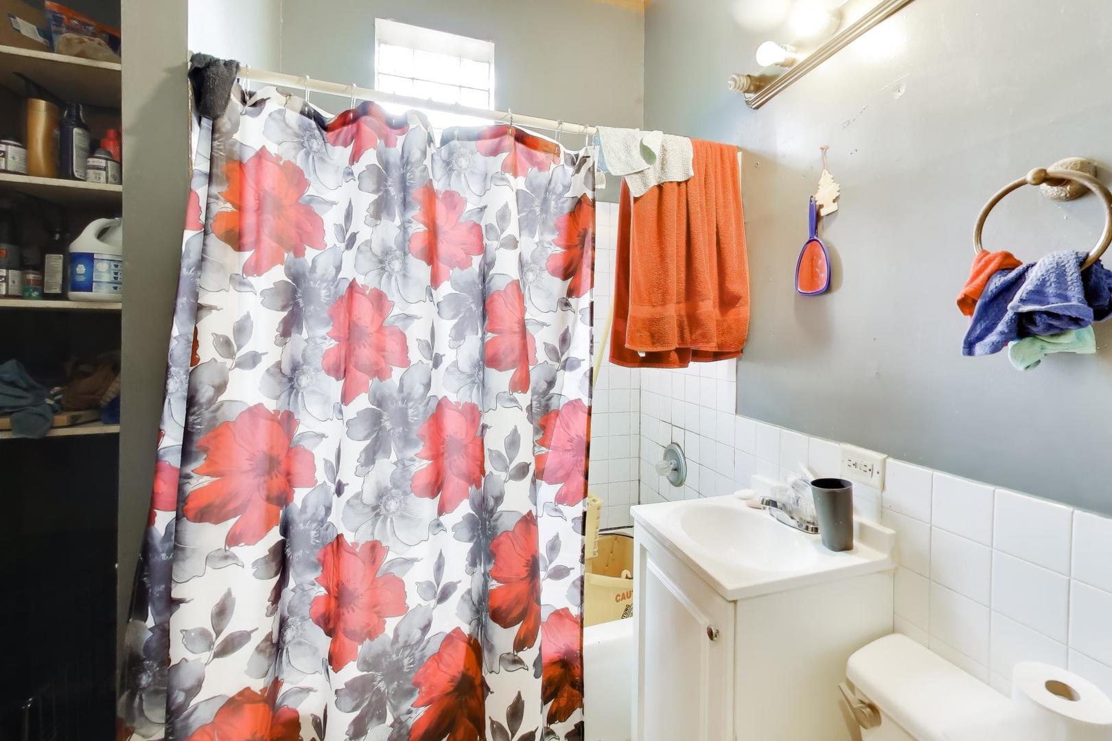 1116 S Homan Avenue, Chicago, IL 60624