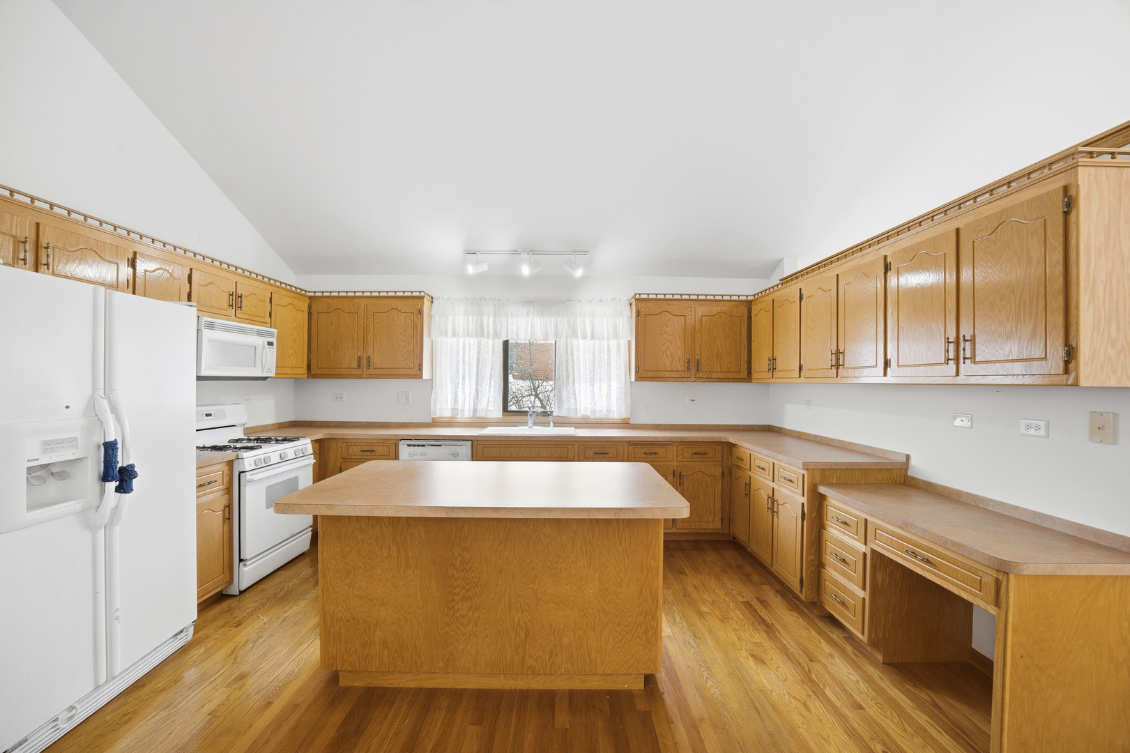 19518 Ridgemont Drive, Tinley Park, IL 60487