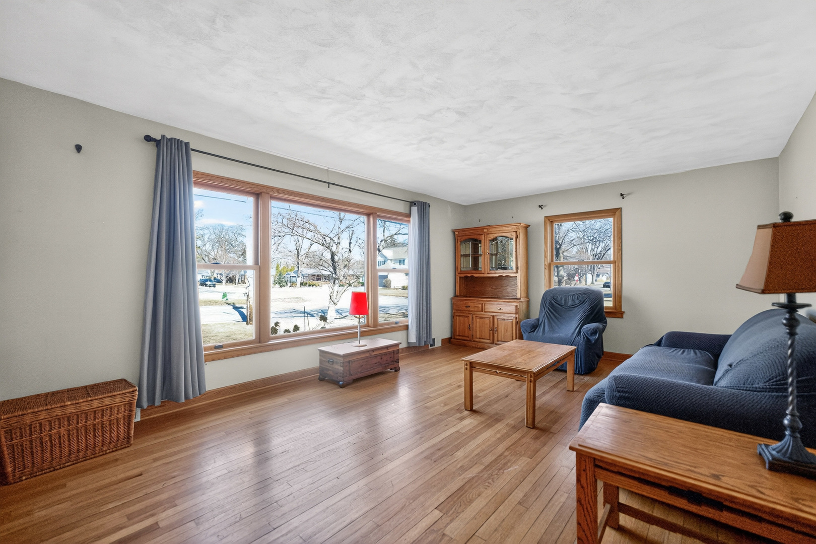 720 E Harrison Avenue, Wheaton, IL 60187