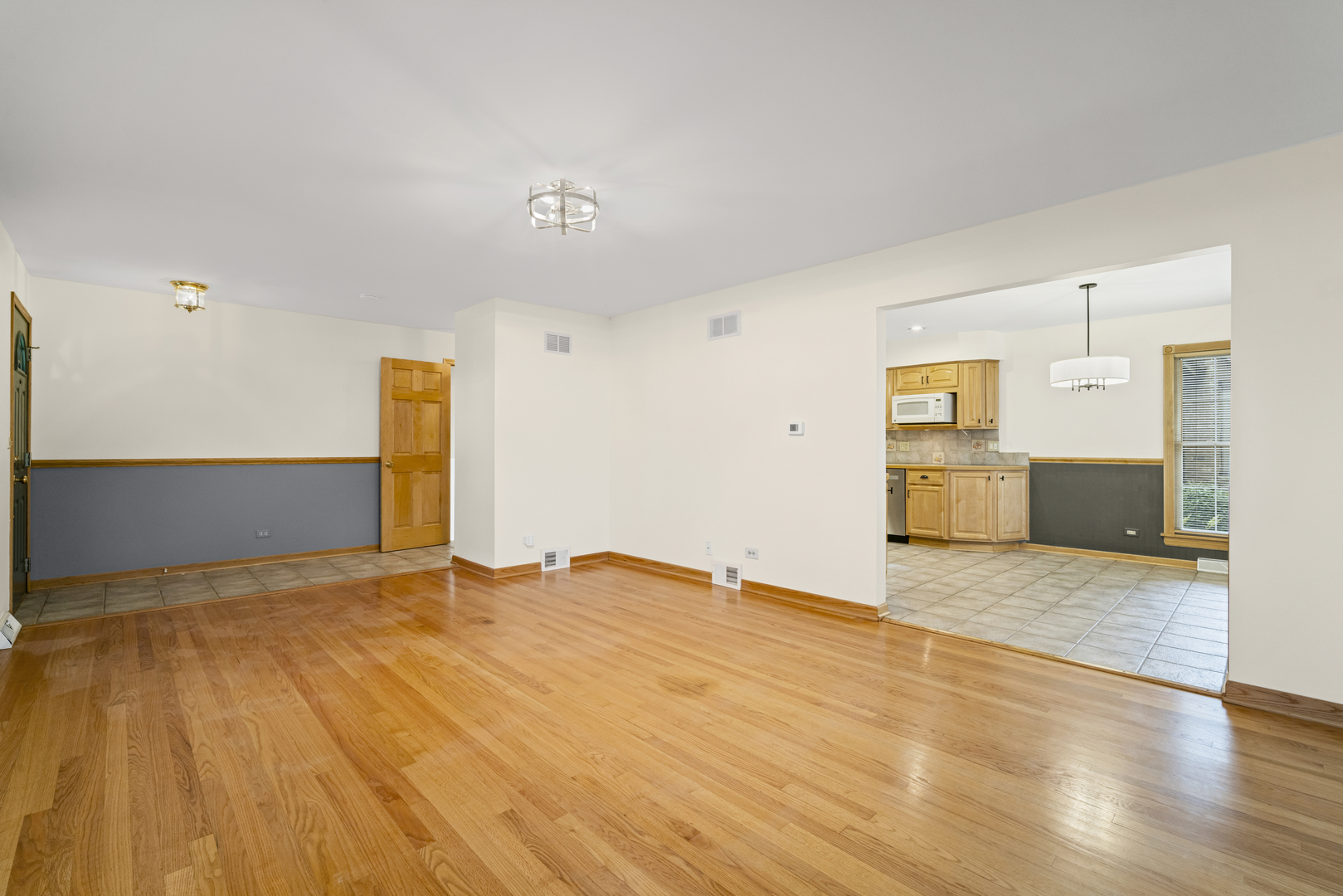 421 N Elm Street, Itasca, IL 60143