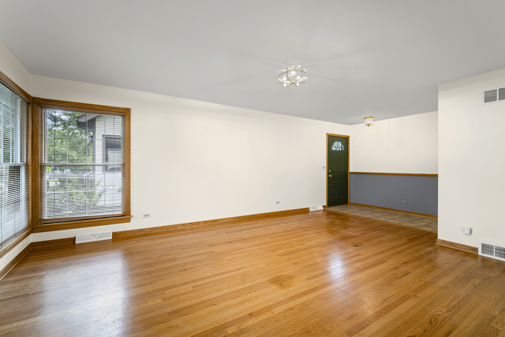 421 N Elm Street, Itasca, IL 60143