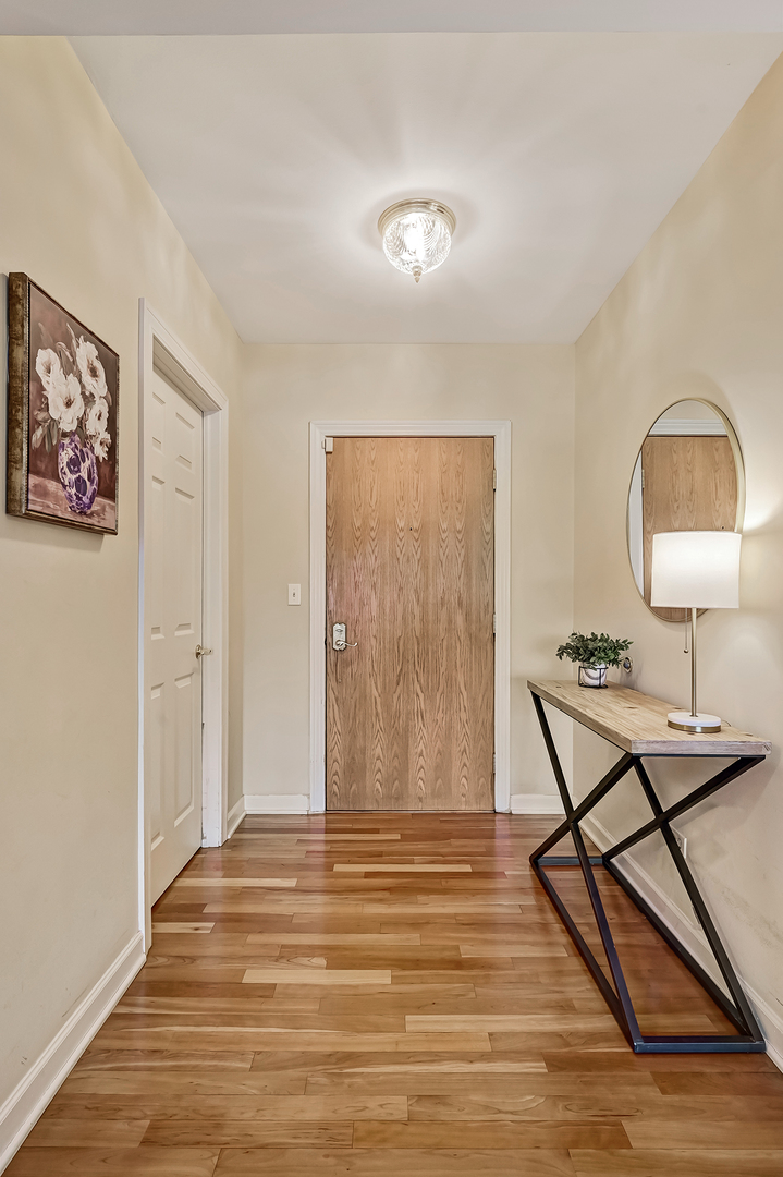 3525 S Cass Court #515, Oak Brook, IL 60523