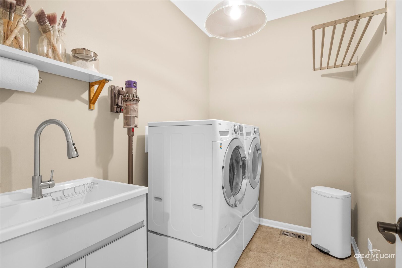 1721 HARCOURT Drive, Woodridge, IL 60517