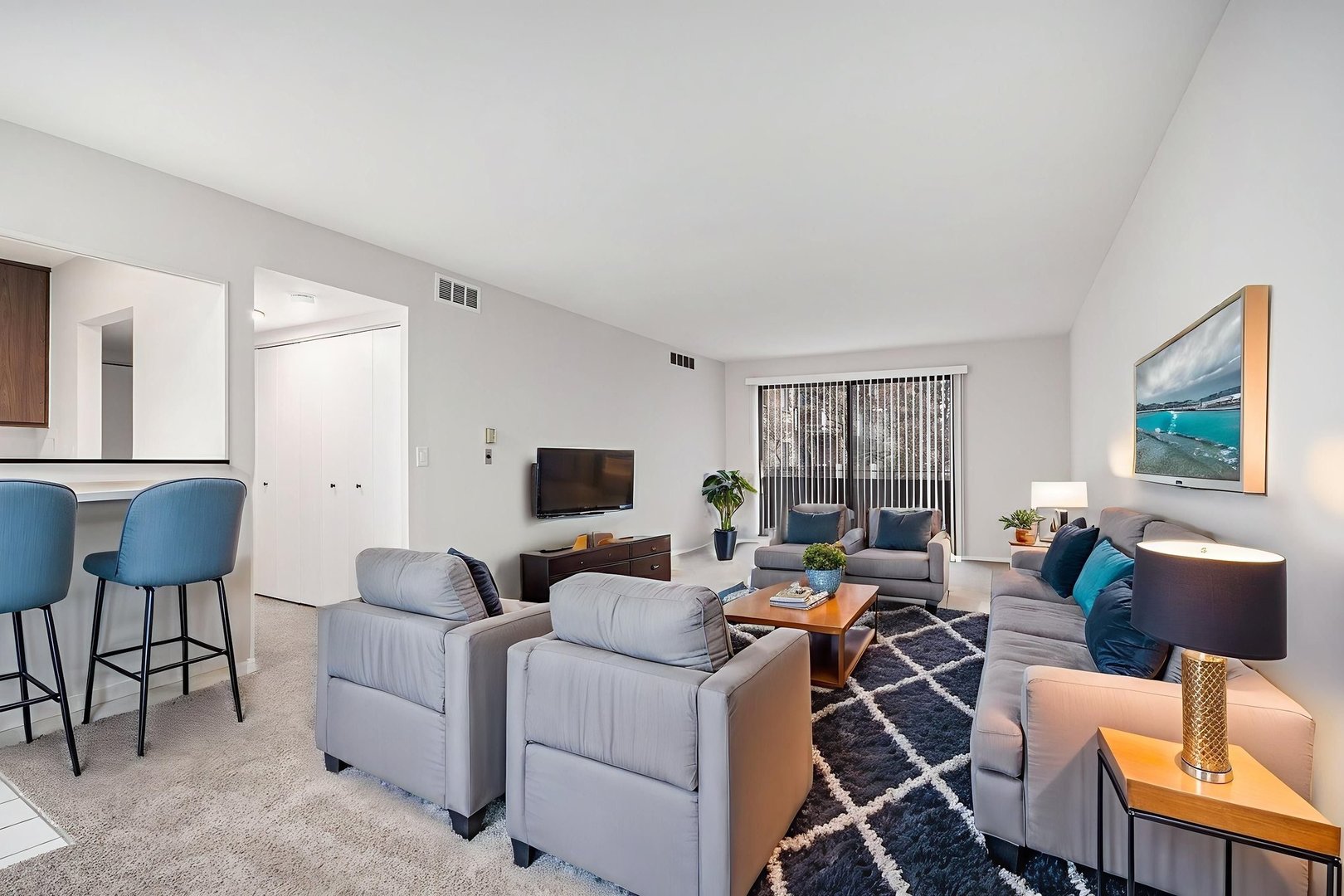 700 Wellington Avenue #207, Elk Grove Village, IL 60007