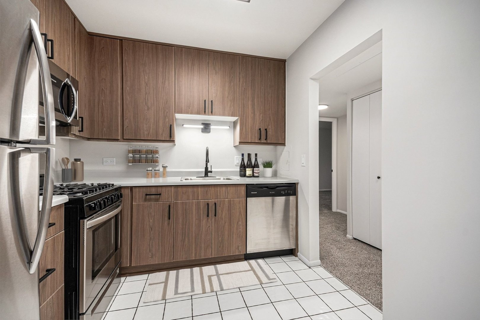 700 Wellington Avenue #207, Elk Grove Village, IL 60007