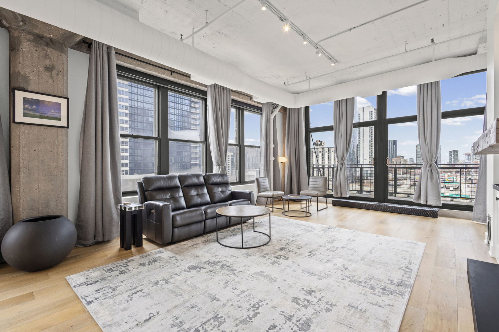 728 W Jackson Boulevard #701, Chicago, IL 60661