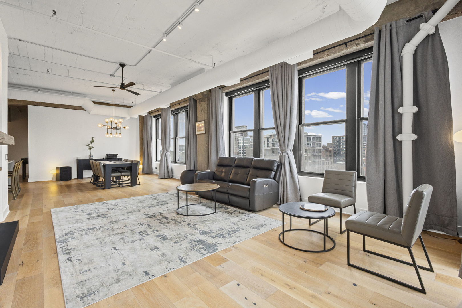 728 W Jackson Boulevard #701, Chicago, IL 60661