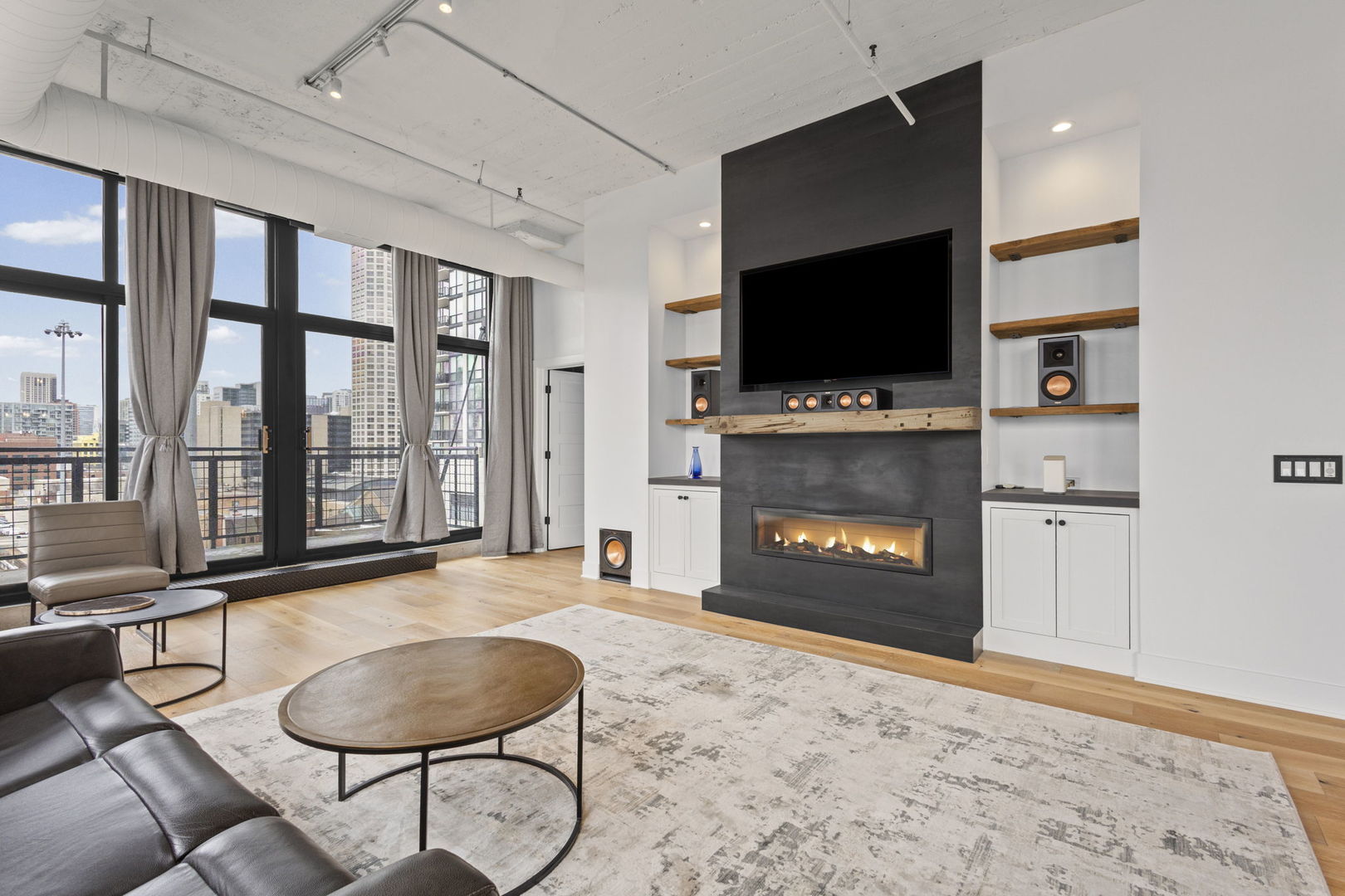 728 W Jackson Boulevard #701, Chicago, IL 60661