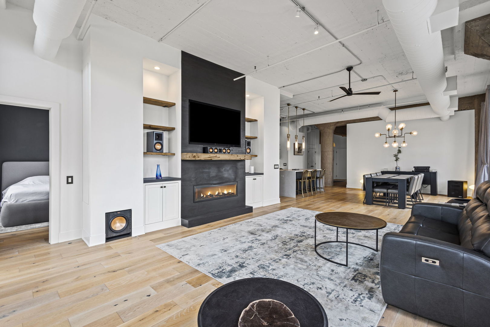 728 W Jackson Boulevard #701, Chicago, IL 60661