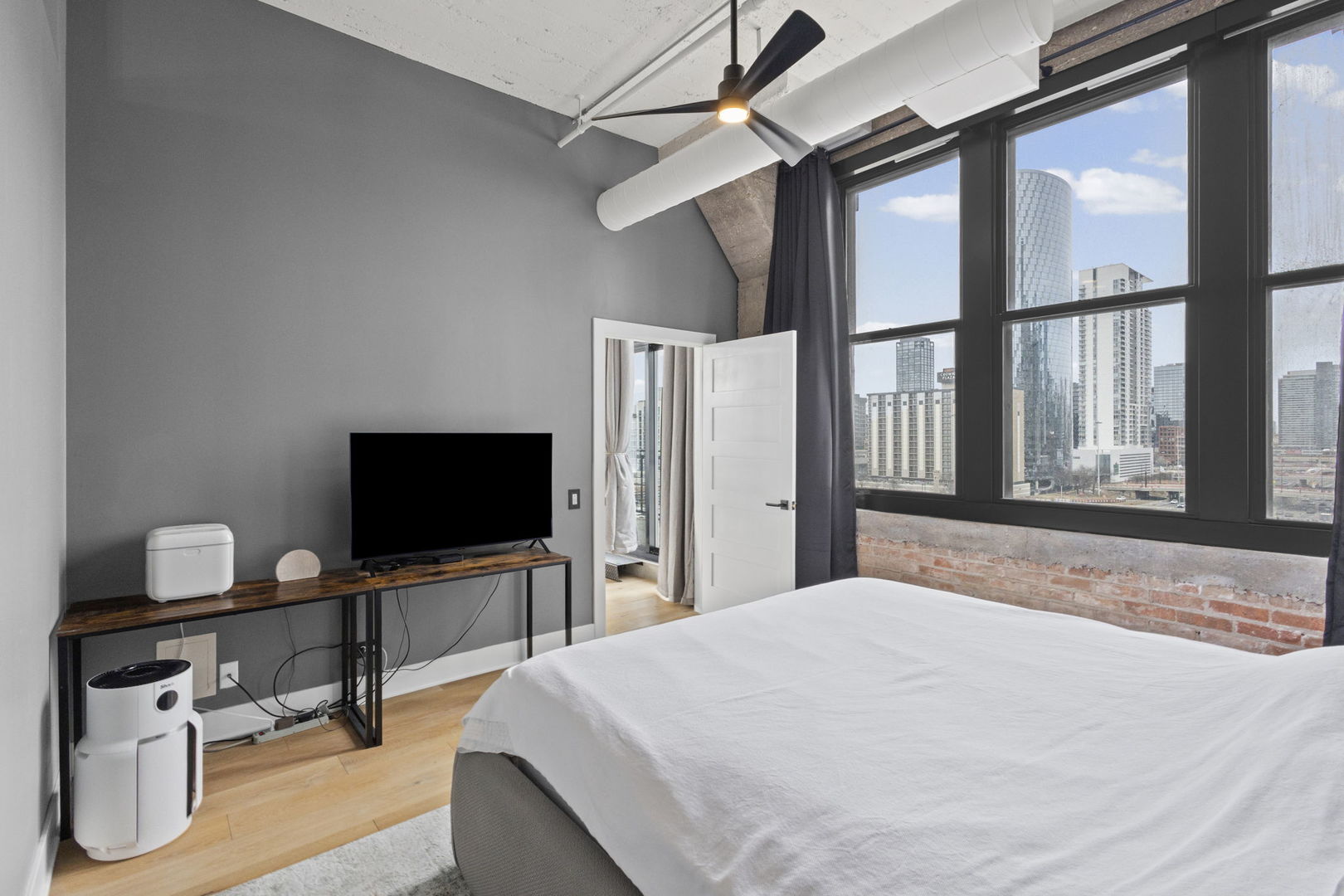 728 W Jackson Boulevard #701, Chicago, IL 60661