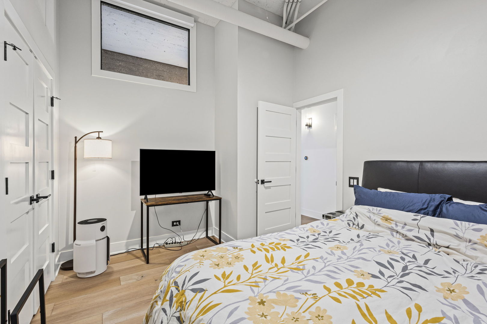 728 W Jackson Boulevard #701, Chicago, IL 60661