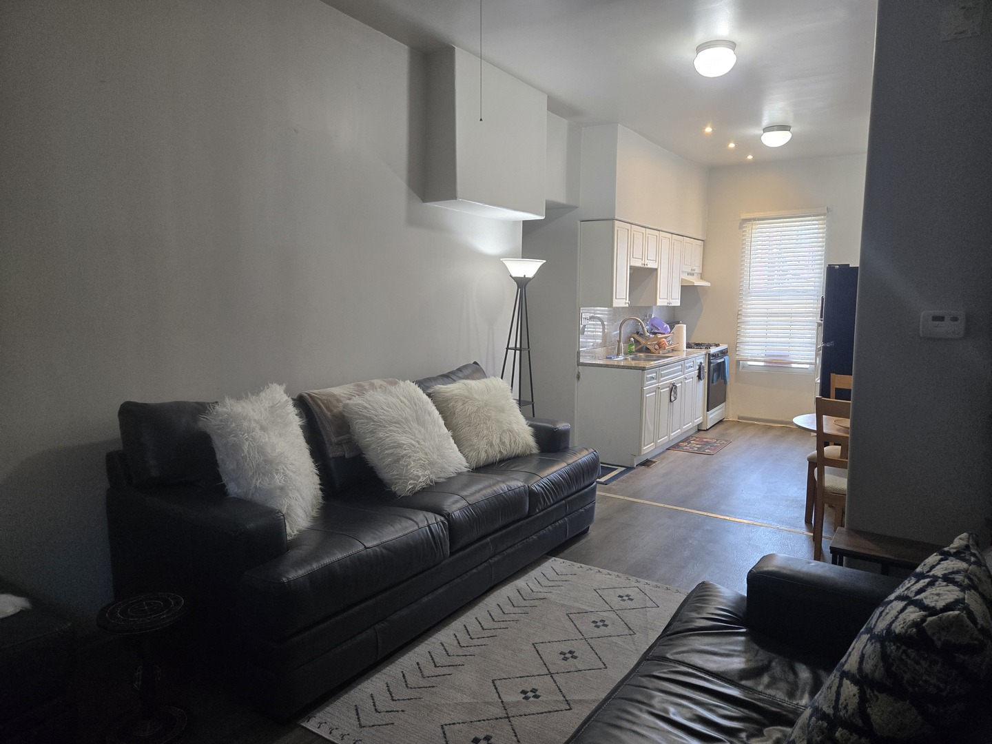 7204 S Rhodes Avenue, Chicago, IL 60619