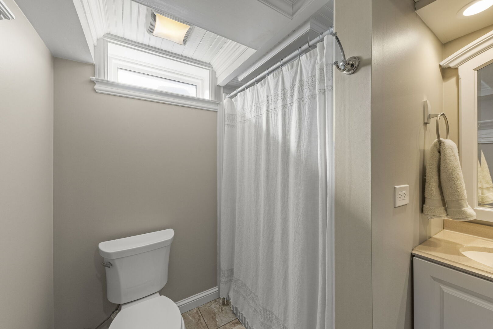 245 N Lombard Avenue, Lombard, IL 60148