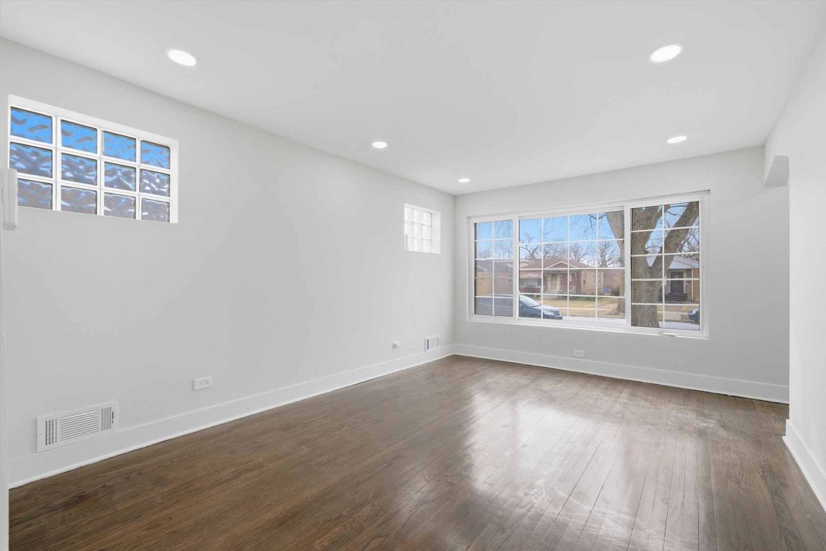 114 W 126th Place, Chicago, IL 60628