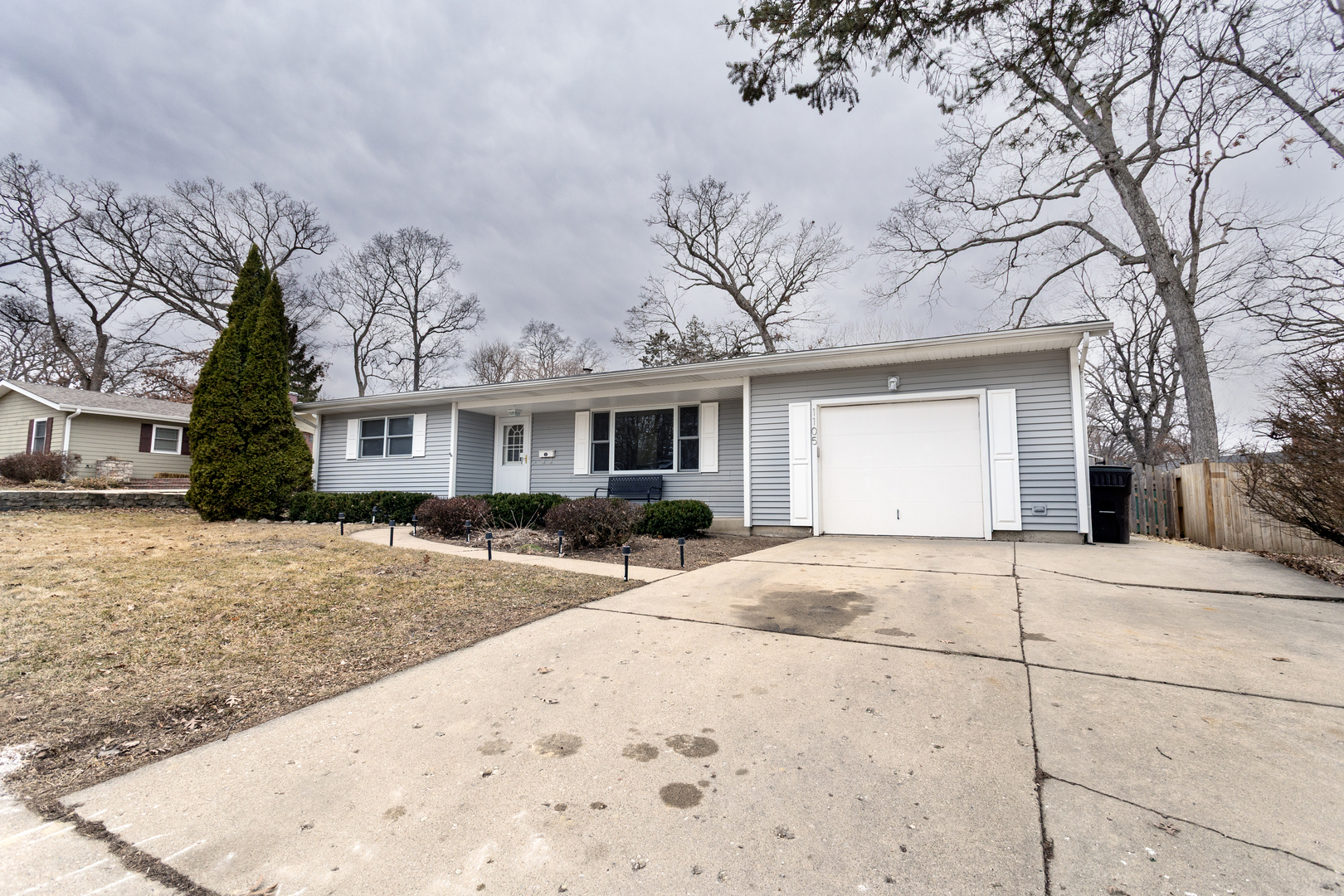 1105 Somerset Mall, McHenry, IL 60050