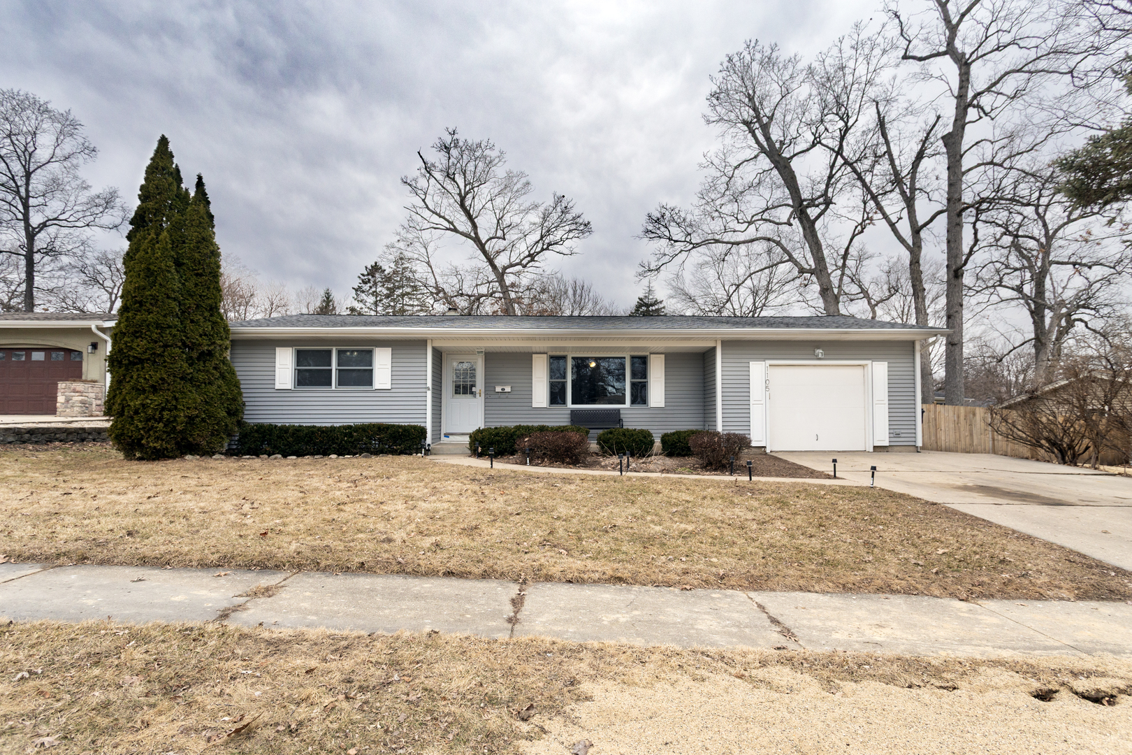 1105 Somerset Mall, McHenry, IL 60050