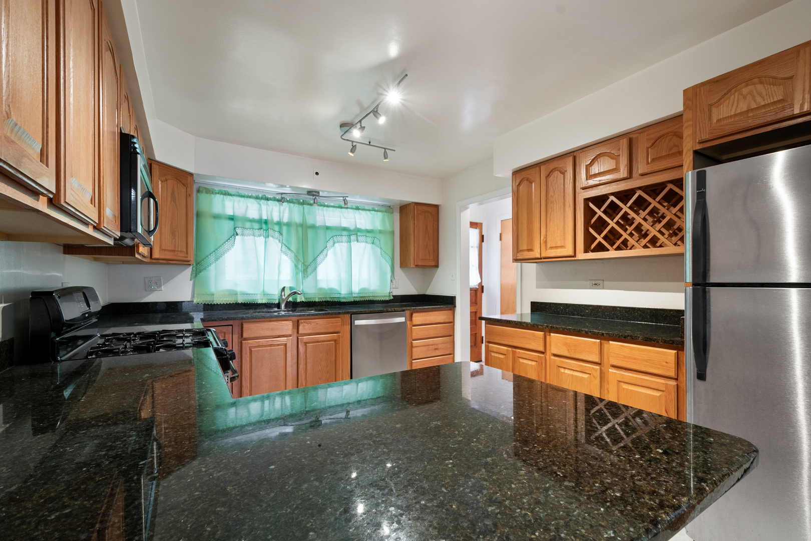 5840 N Kimball Avenue, Chicago, IL 60659