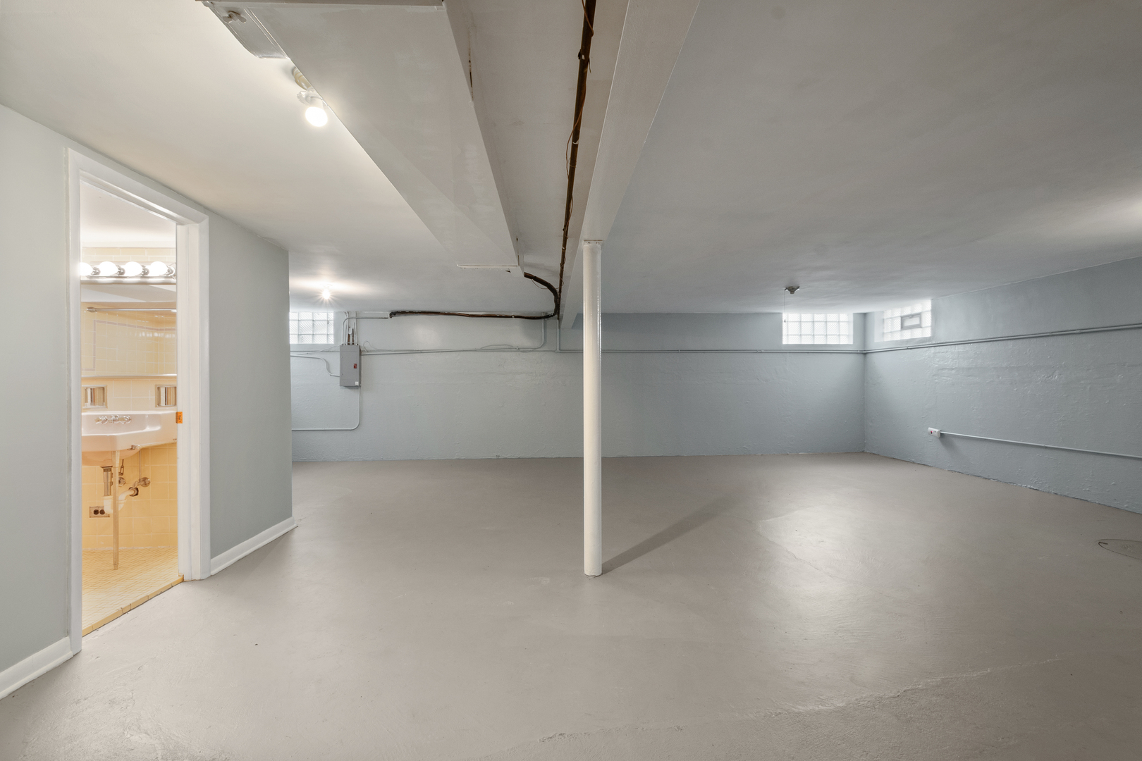 5840 N Kimball Avenue, Chicago, IL 60659