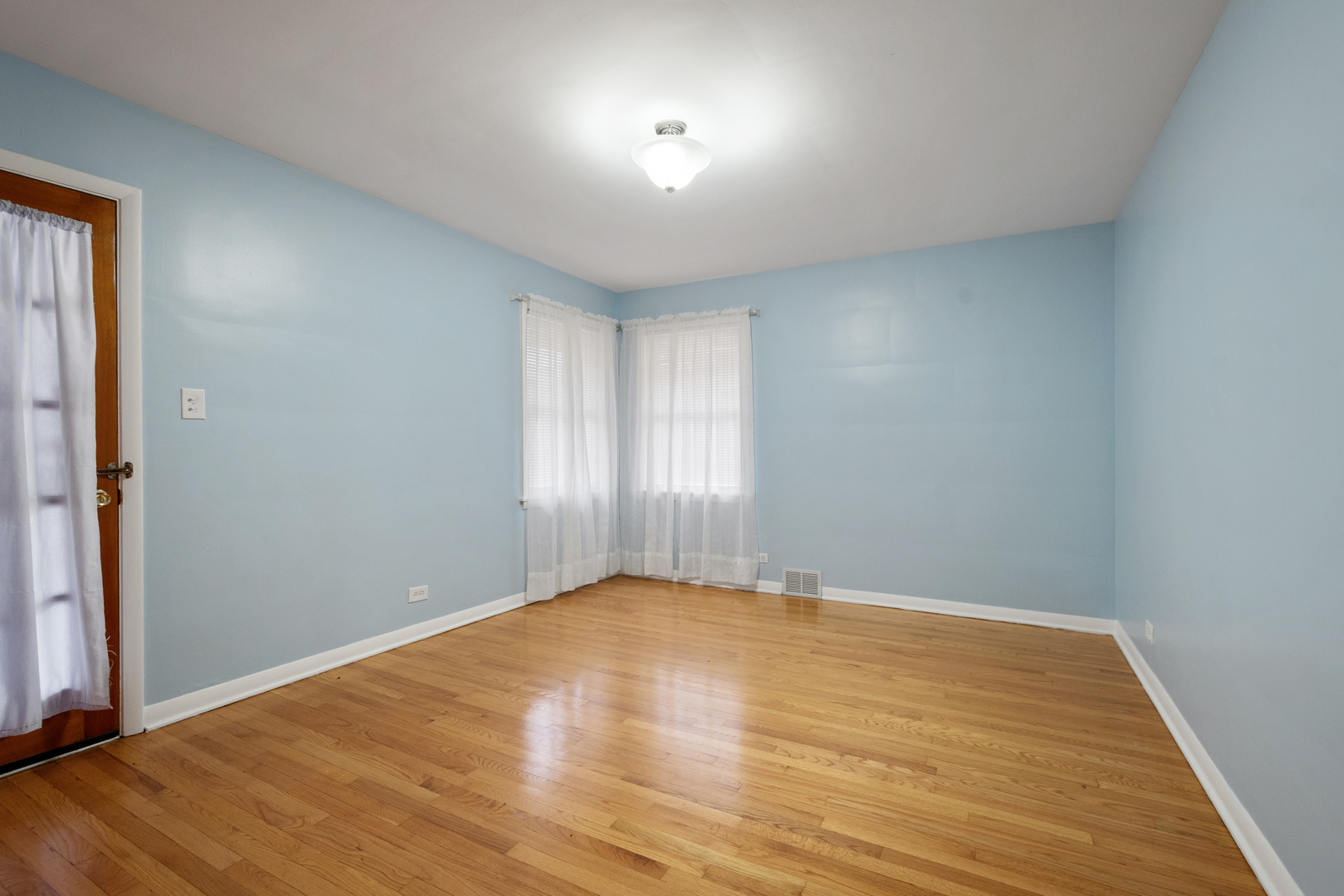 5840 N Kimball Avenue, Chicago, IL 60659