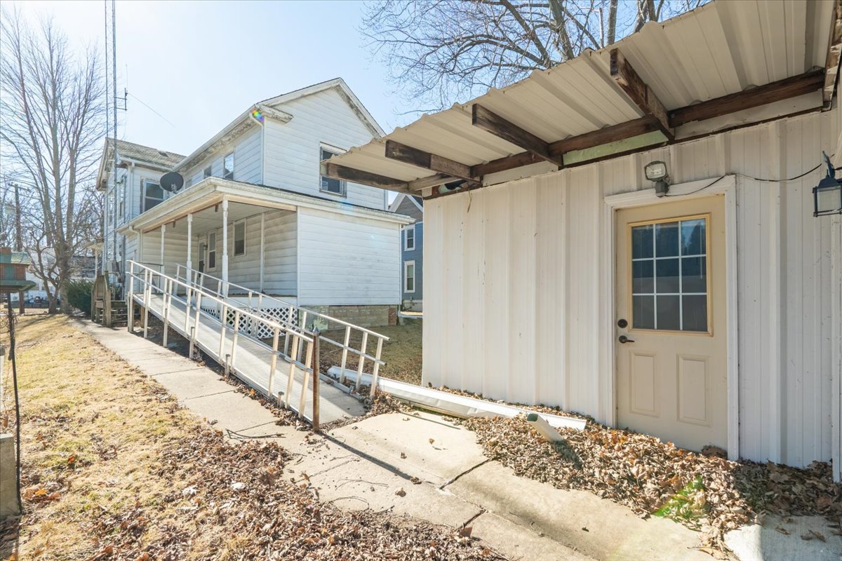 321 E 2nd Street, El Paso, IL 61738