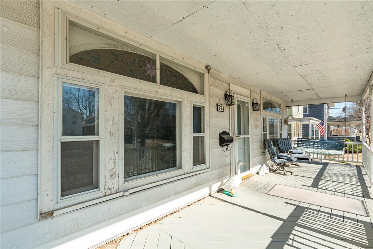 321 E 2nd Street, El Paso, IL 61738