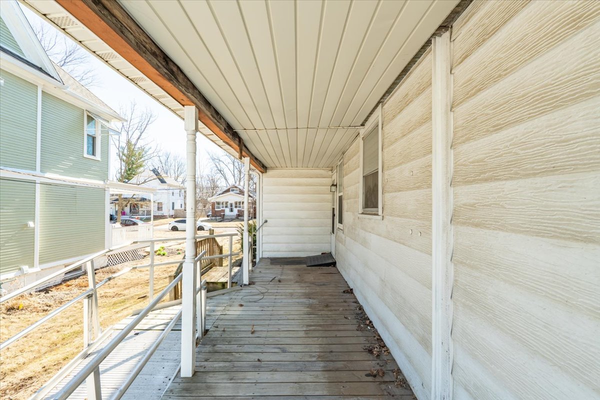 321 E 2nd Street, El Paso, IL 61738