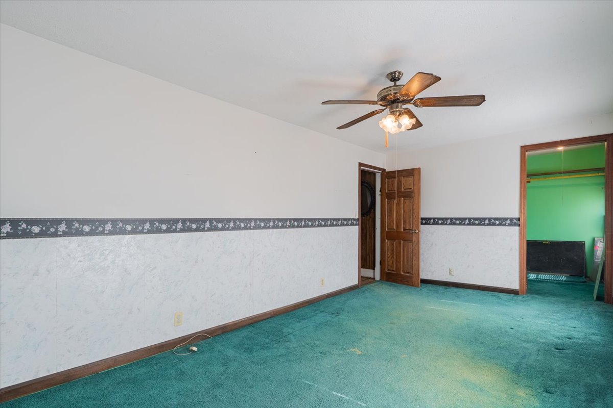 321 E 2nd Street, El Paso, IL 61738