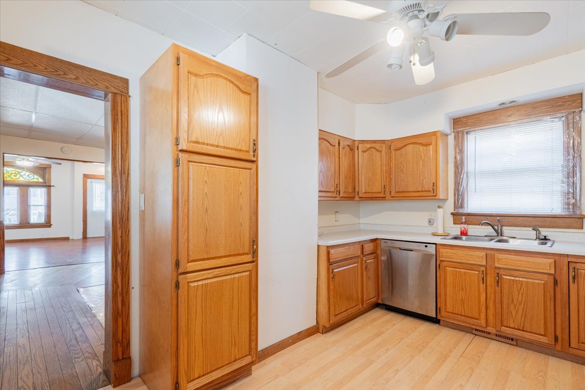 321 E 2nd Street, El Paso, IL 61738