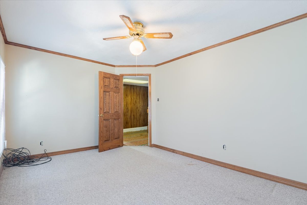 321 E 2nd Street, El Paso, IL 61738