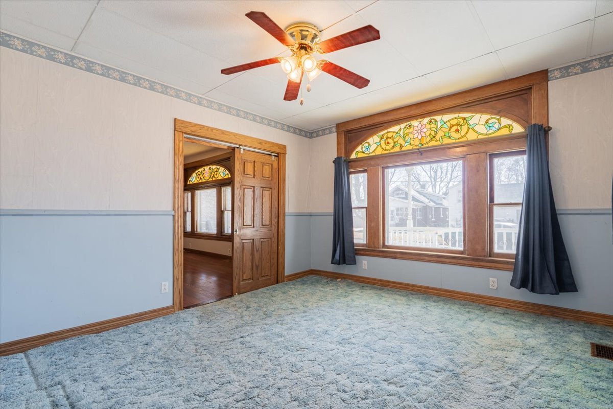 321 E 2nd Street, El Paso, IL 61738