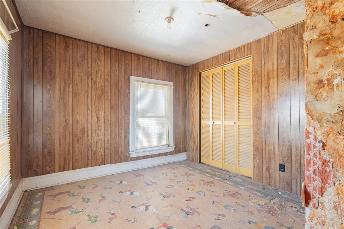 321 E 2nd Street, El Paso, IL 61738