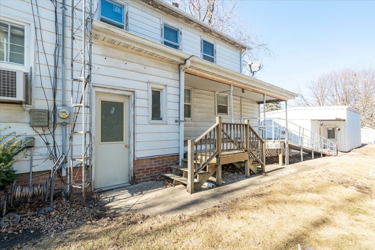 321 E 2nd Street, El Paso, IL 61738