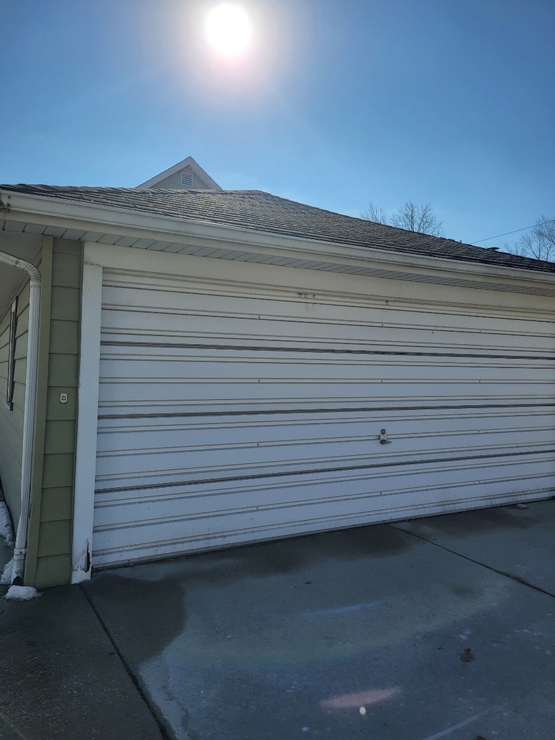 7710 W 66th Street, Bedford Park, IL 60501