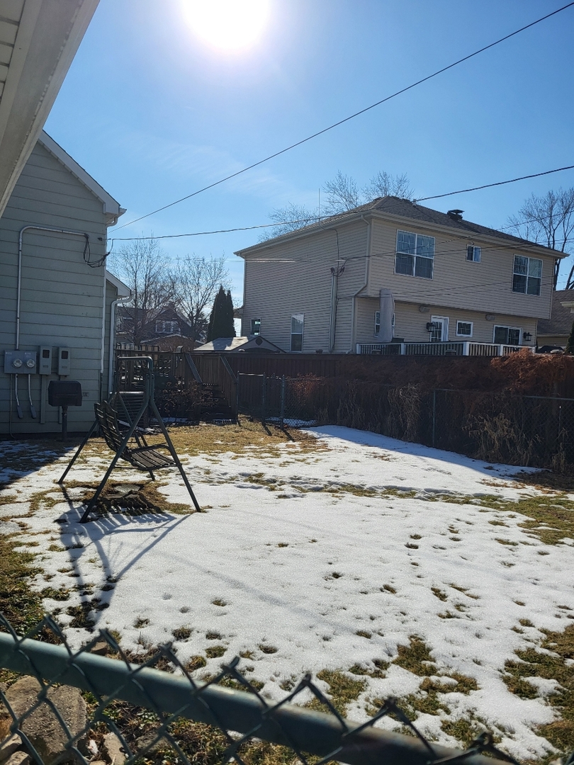 7710 W 66th Street, Bedford Park, IL 60501