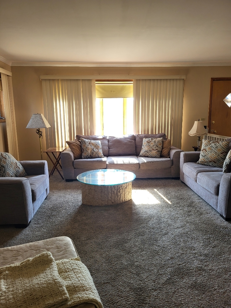 7710 W 66th Street, Bedford Park, IL 60501