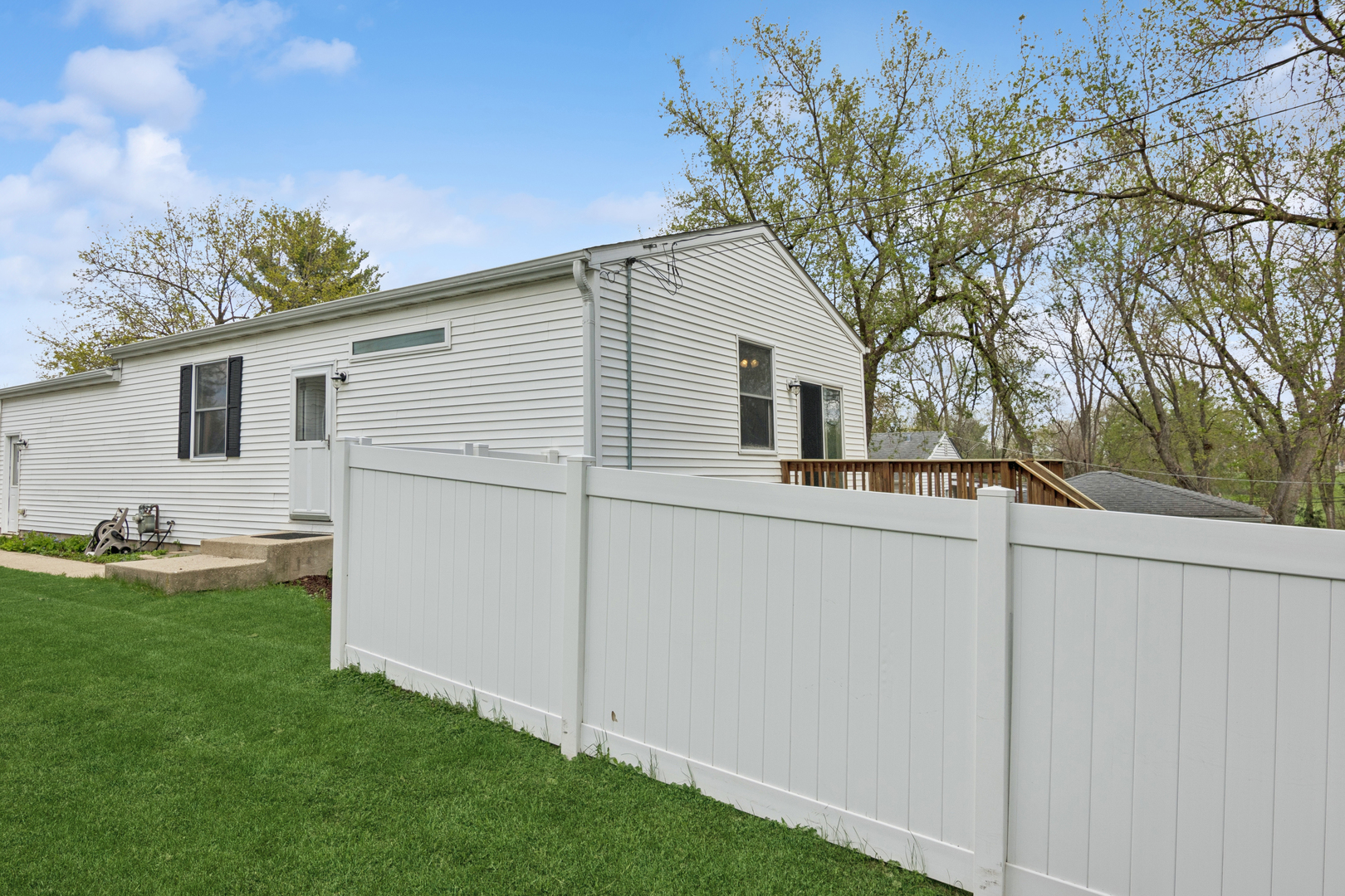 7509 Marblehead Road, Wonder Lake, IL 60097