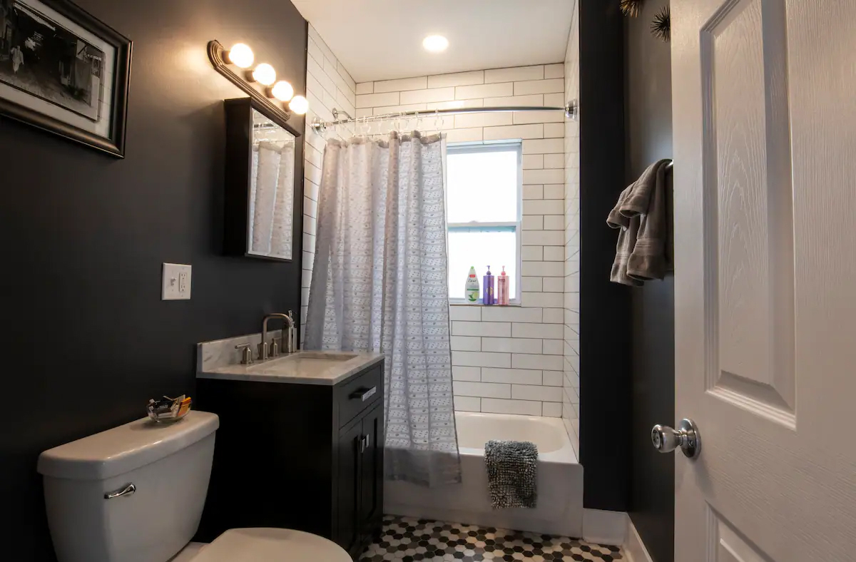 1060 N Spaulding Avenue #1, Chicago, IL 60651