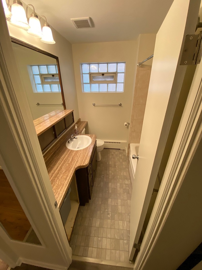 1821 Grove Avenue, Berwyn, IL 60402