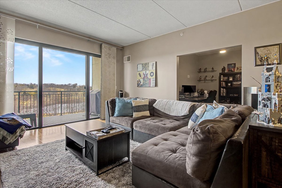 6420 Double Eagle Drive #501, Woodridge, IL 60517