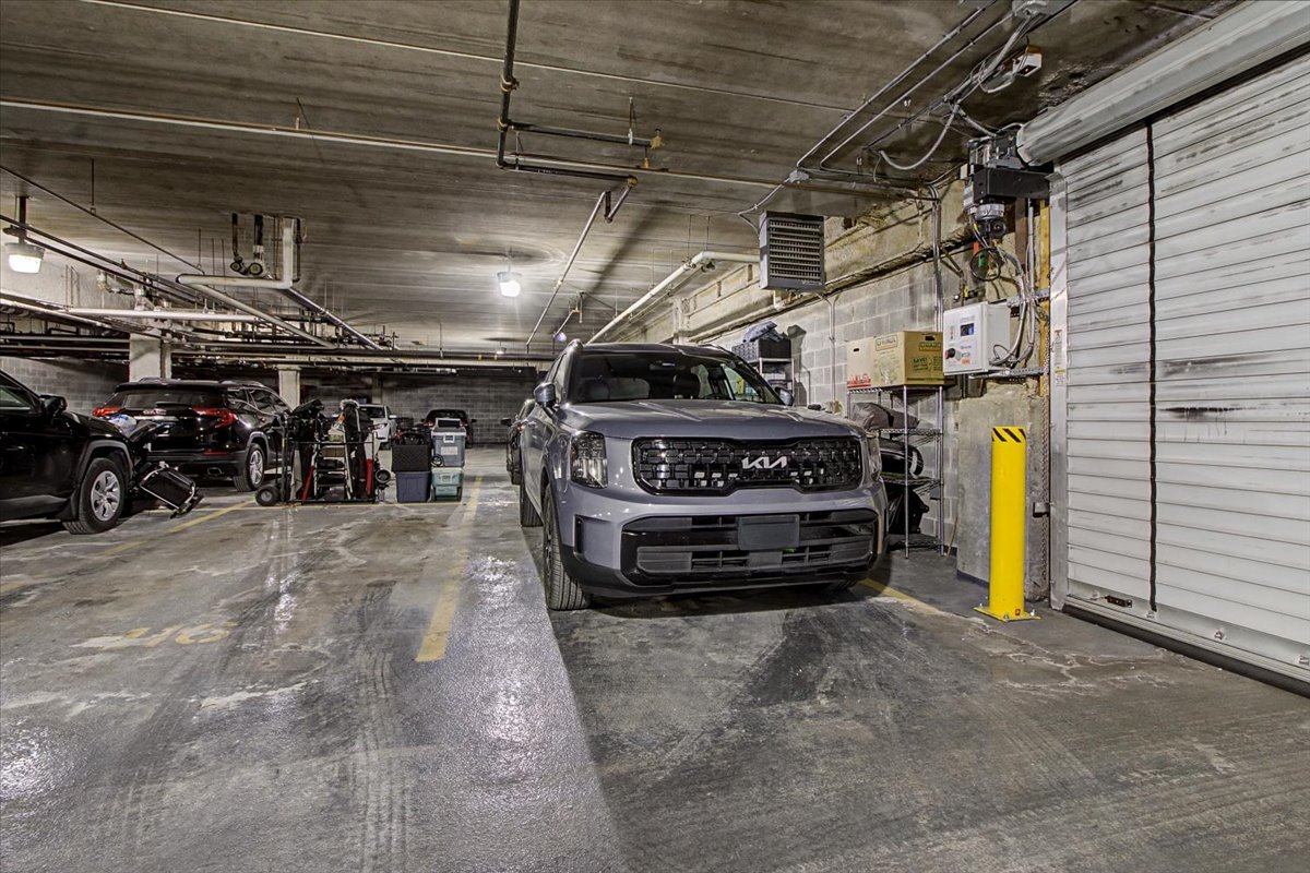 6420 Double Eagle Drive #501, Woodridge, IL 60517