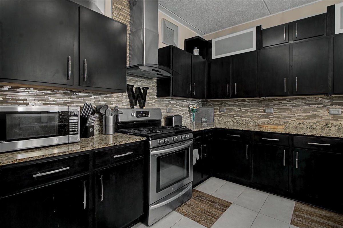 6420 Double Eagle Drive #501, Woodridge, IL 60517