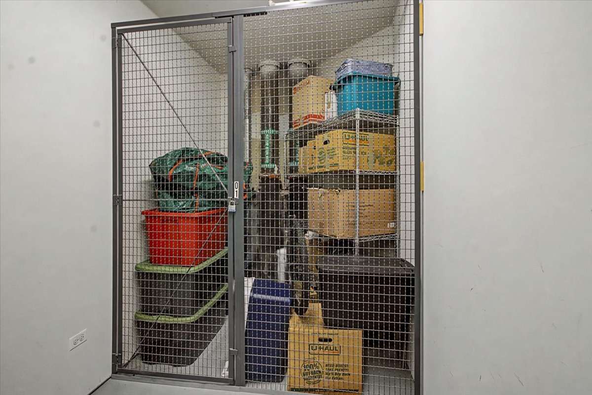 6420 Double Eagle Drive #501, Woodridge, IL 60517