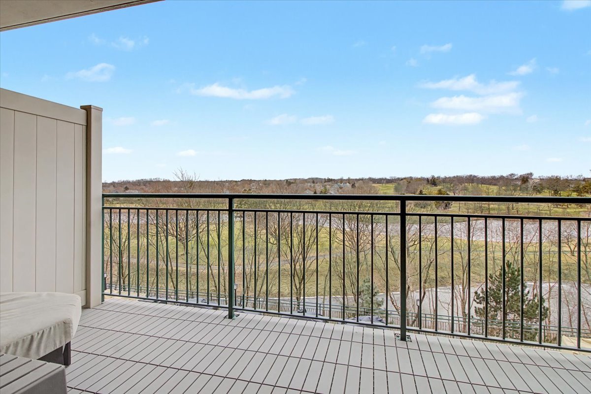 6420 Double Eagle Drive #501, Woodridge, IL 60517